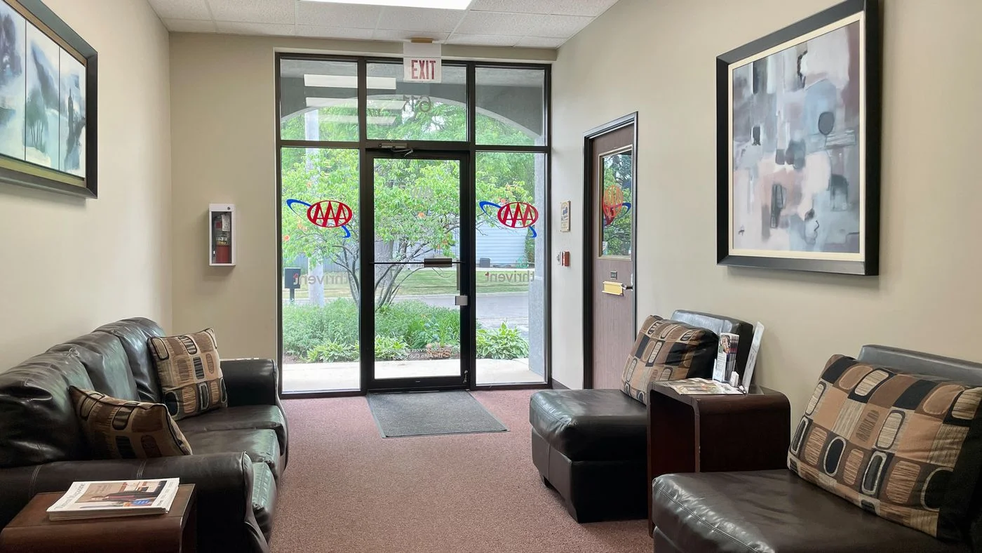 Photo 2 of 611 E State St, Geneva, IL 60134