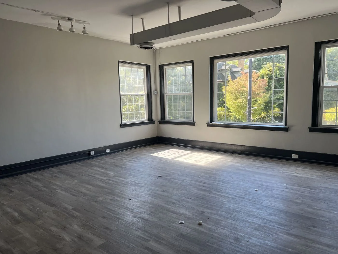 Photo 3 of 423 Elmwood Ave, Buffalo, NY 14222