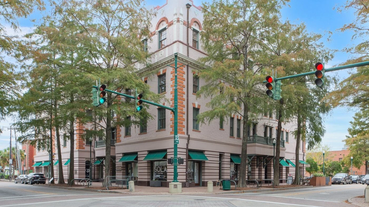 Photo 1 of 100 E Vermilion St, Lafayette, LA 70501