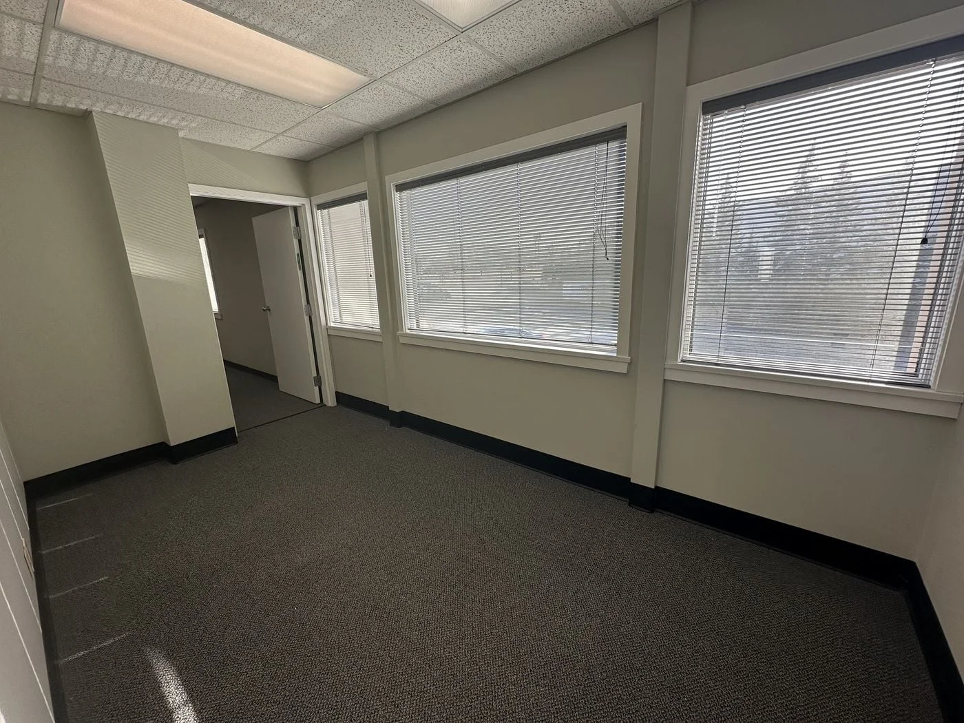 Photo 3 of 4111 Bradley Cir NW, Canton, OH 44718