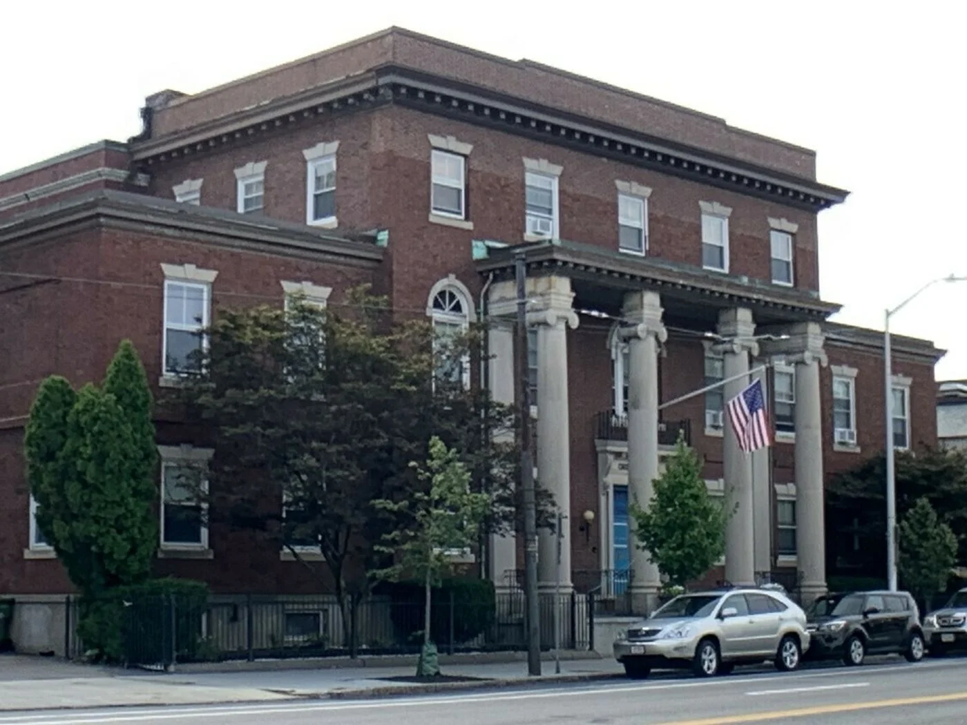 Photo 1 of 1950 Massachusetts Ave, Cambridge, MA 02140