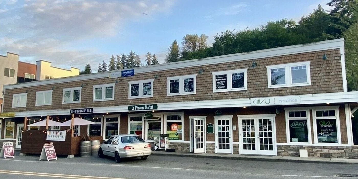 Photo 1 of 12601 - 12607 NE Woodinville Dr, Woodinville, WA 98072