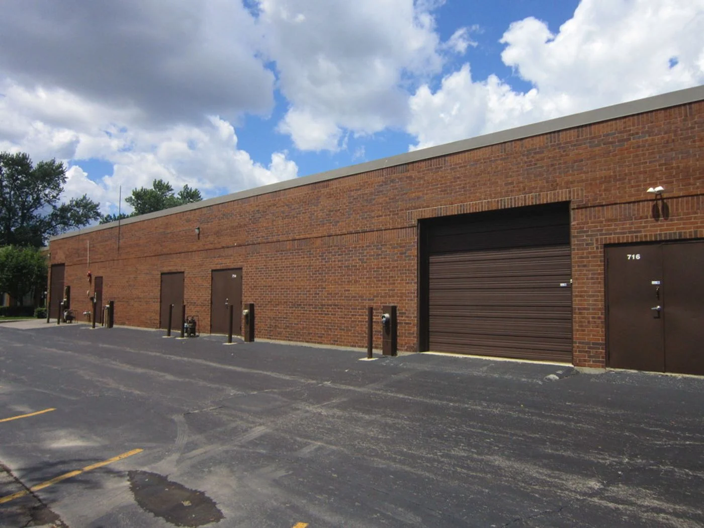 Photo 2 of 700-728 S Milwaukee Ave, Wheeling, IL 60090