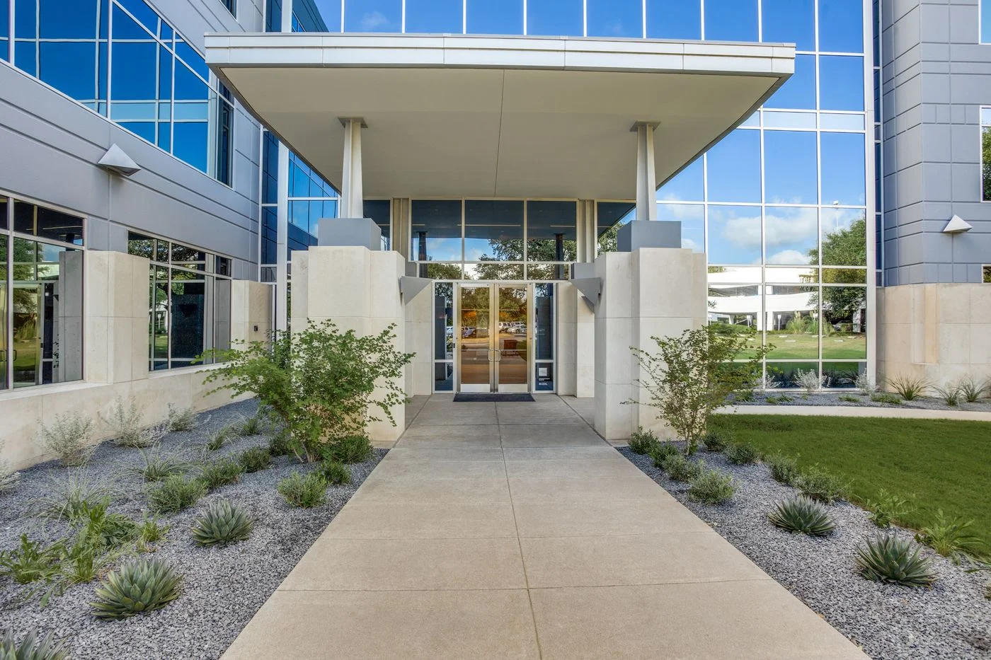 Photo 3 of 5113 Southwest Pkwy, Austin, TX 78735