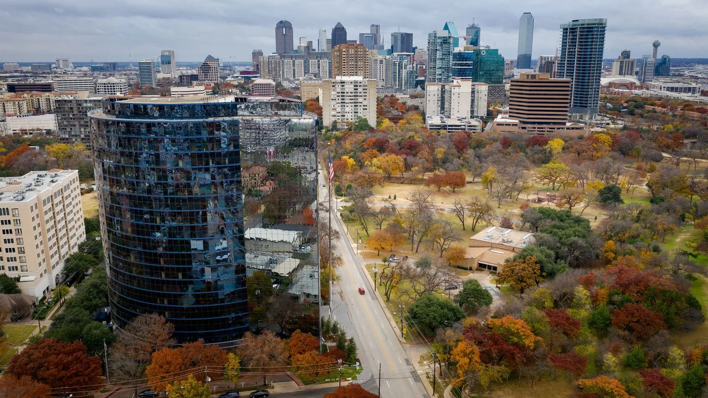 Photo 2 of 3500 Maple Ave, Dallas, TX 75219