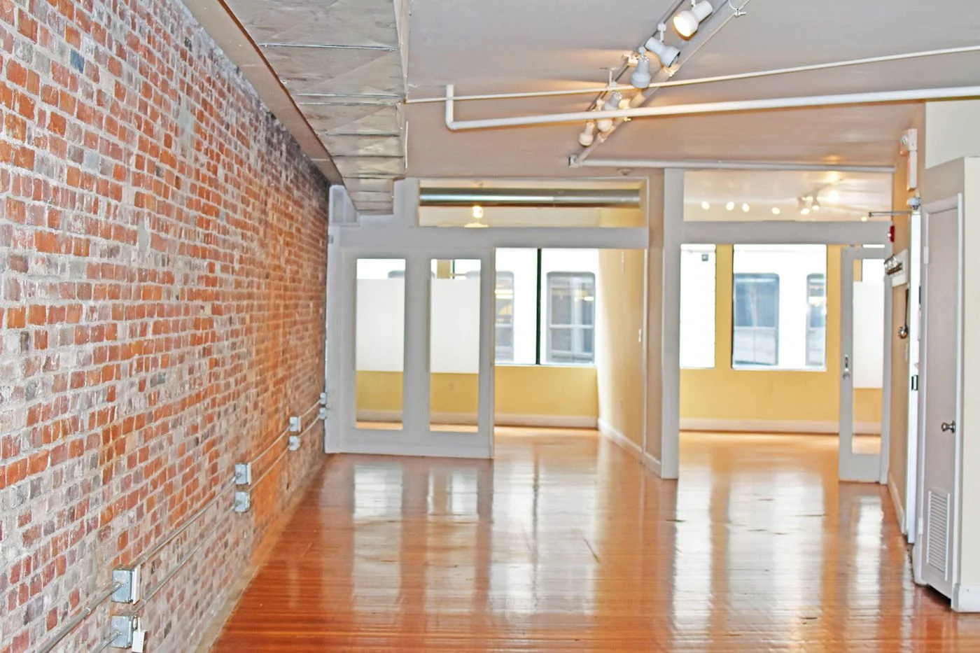 Photo 3 of 76 Summer St, Boston, MA 02110