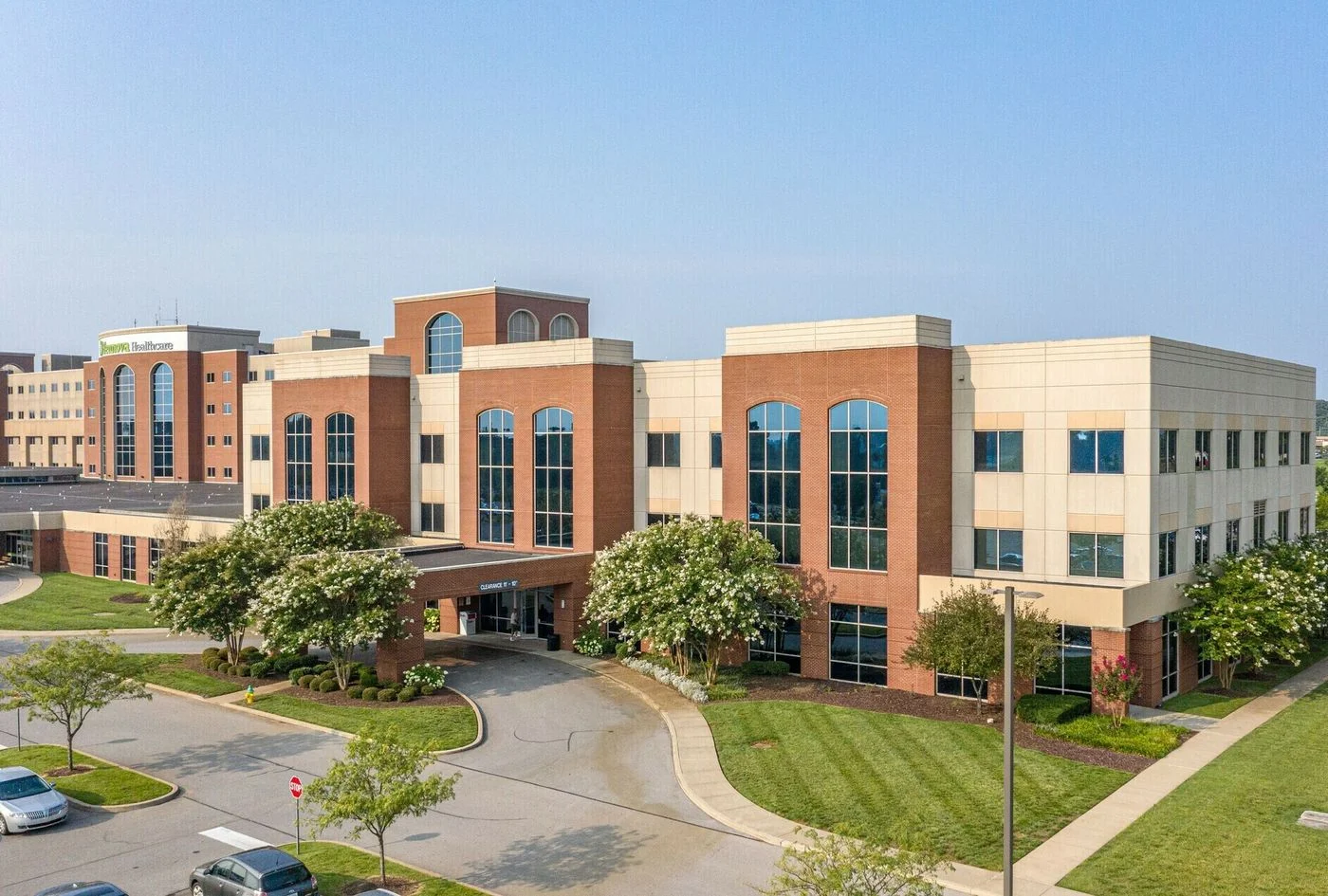 Photo 2 of 647 Dunlop Ln, Clarksville, TN 37040