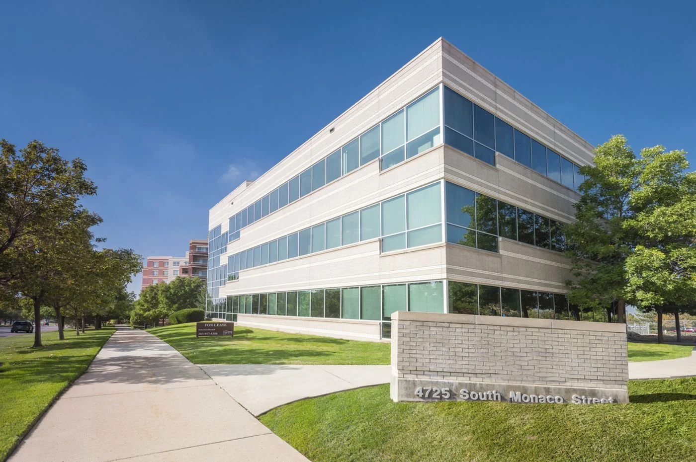 Photo 3 of 4725 S Monaco St, Denver, CO 80237