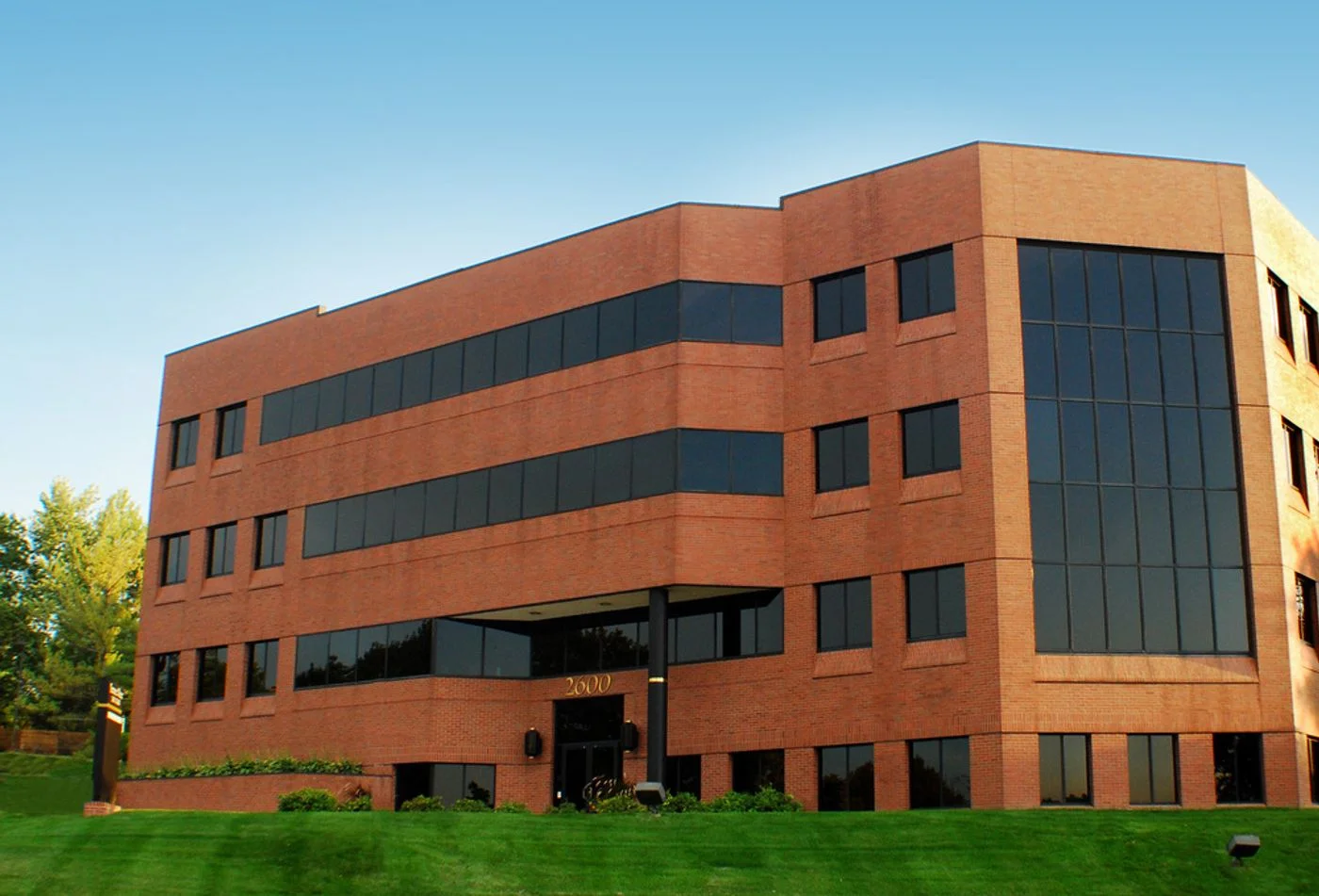 Photo 1 of 2600 Grand Ave, Des Moines, IA 50312