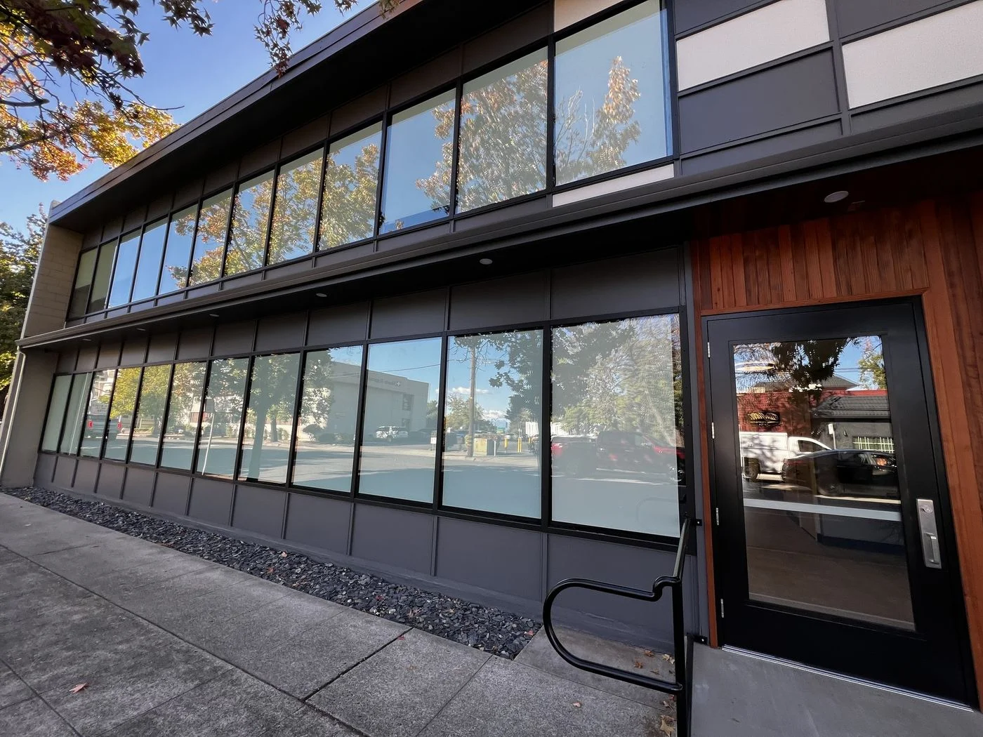 Photo 3 of 1304 East St, Redding, CA 96001