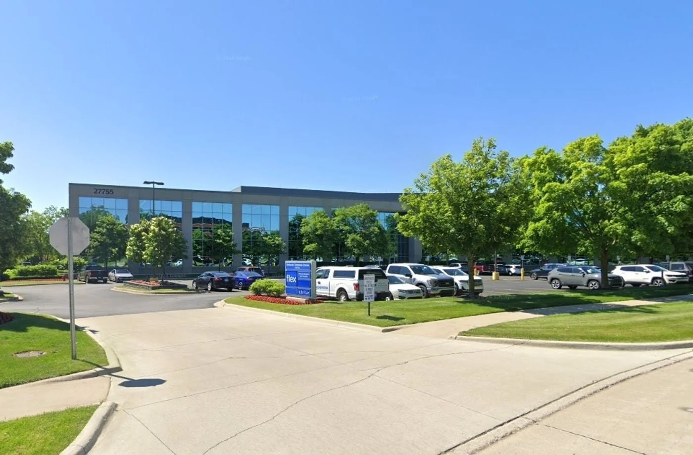 Photo 1 of 27755 Stansbury Blvd, Farmington Hills, MI 48334