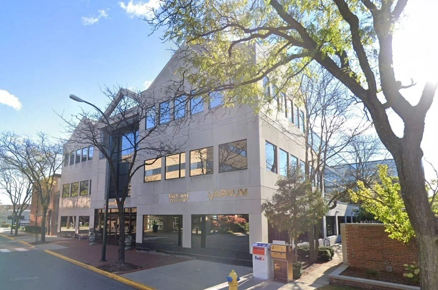 Photo 1 of 260 E Brown St, Birmingham, MI 48009