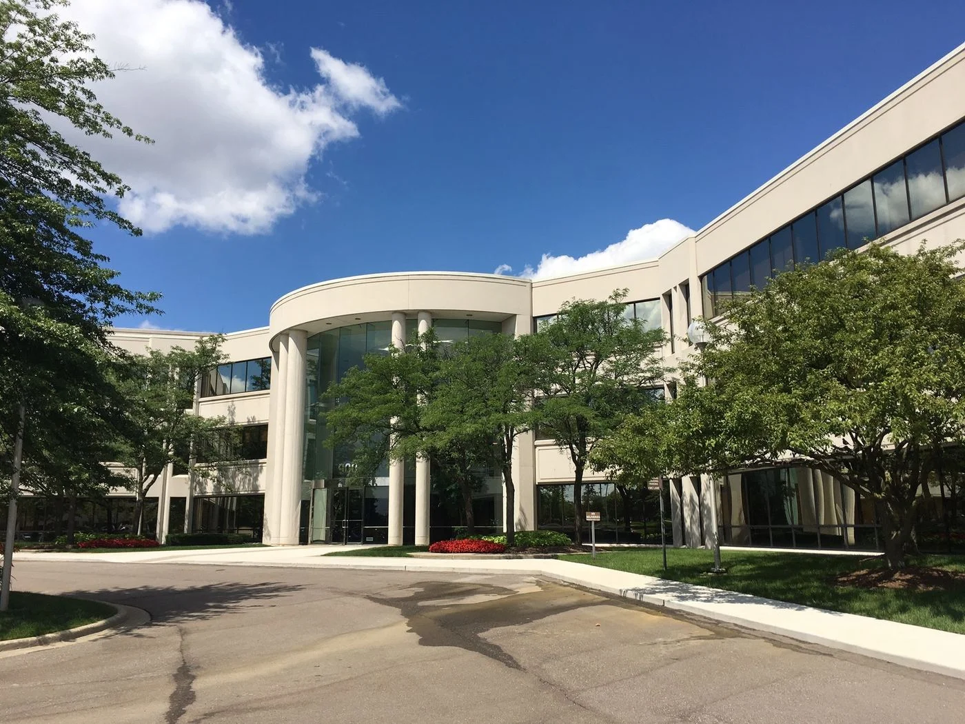 Photo 1 of 900 Wilshire Dr, Troy, MI 48084