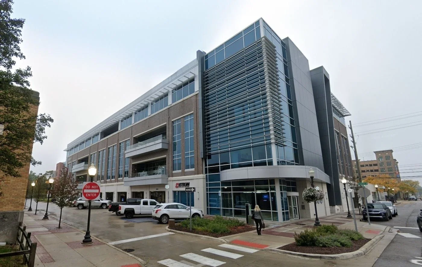 Photo 1 of 150 W 2nd St, Royal Oak, MI 48067