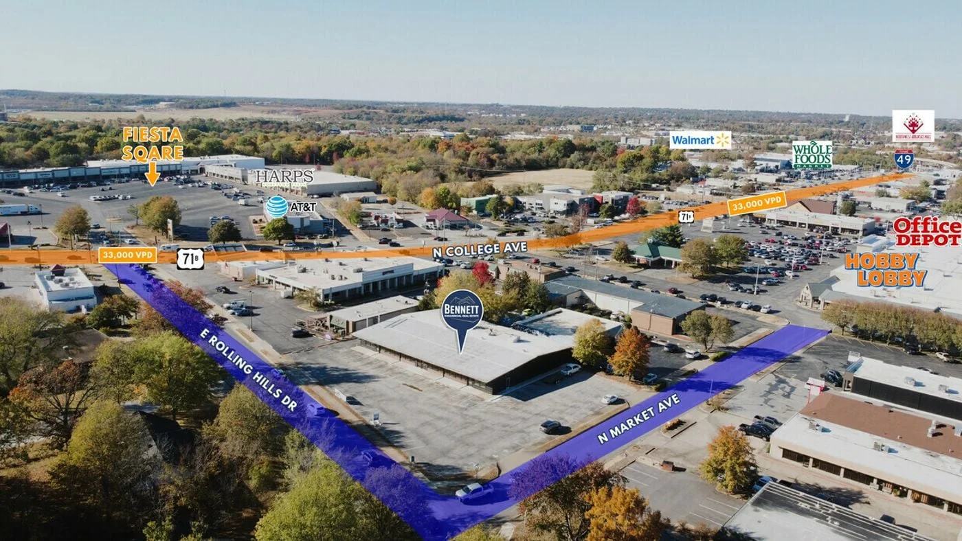 Photo 2 of 1010 E Rolling Hills Dr, Fayetteville, AR 72703