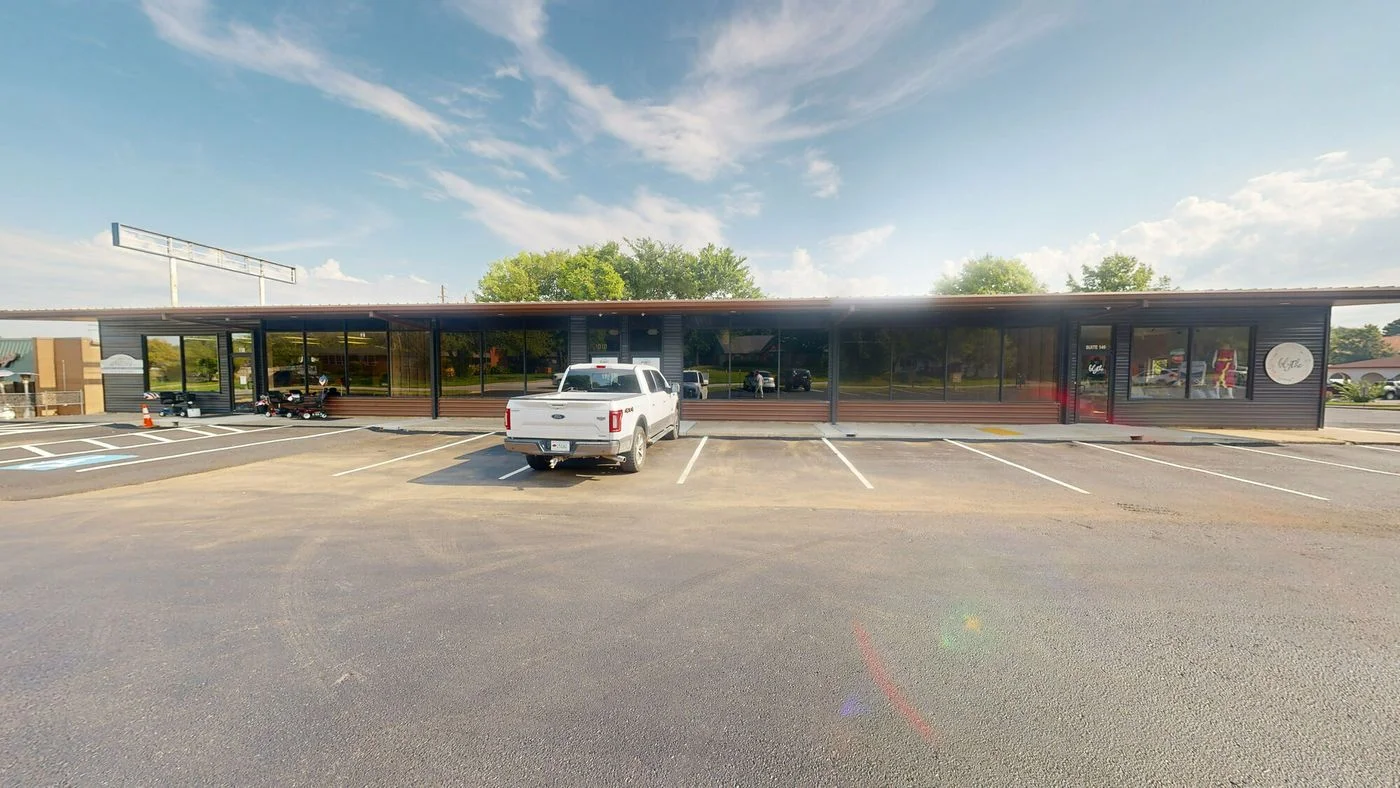 Photo 3 of 1010 E Rolling Hills Dr, Fayetteville, AR 72703