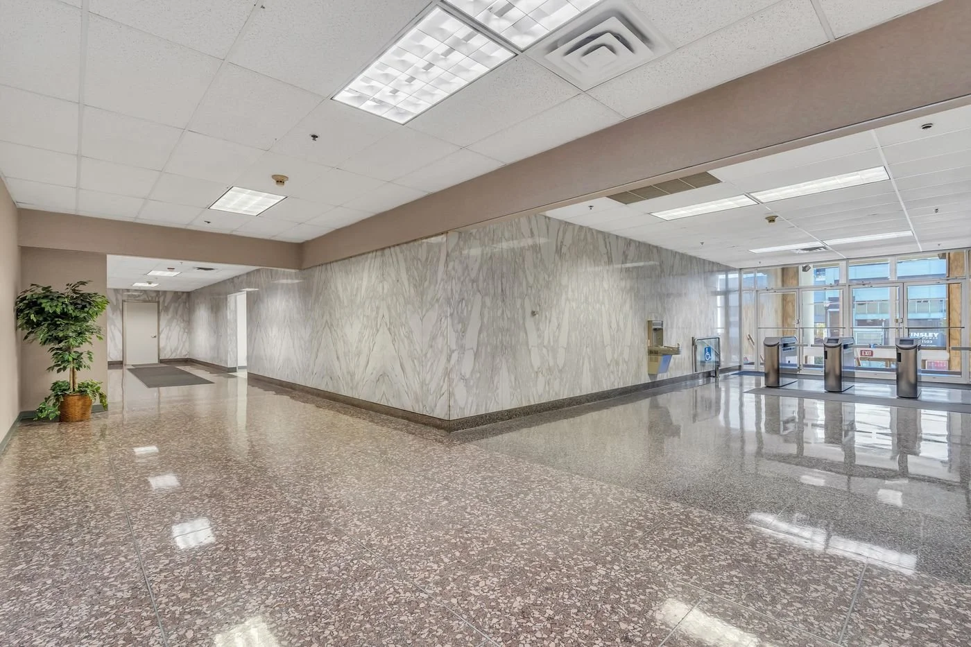 Photo-3 of 1100 Raymond Blvd, Newark, NJ 07102