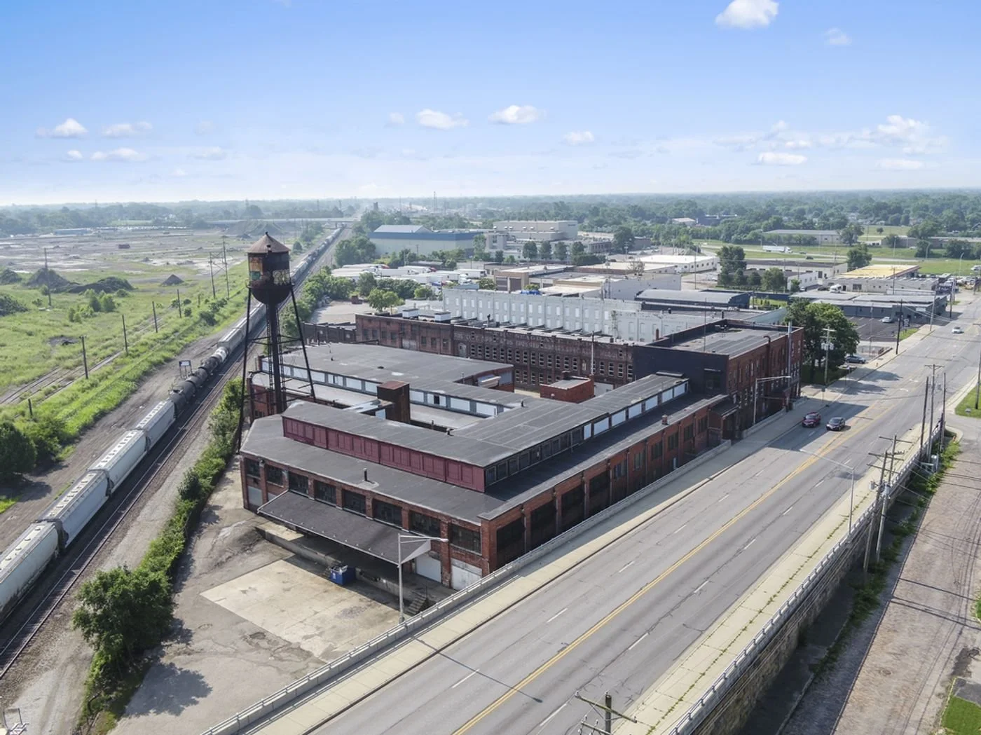 Photo-3 of 2050 S High St, Columbus, OH 43207