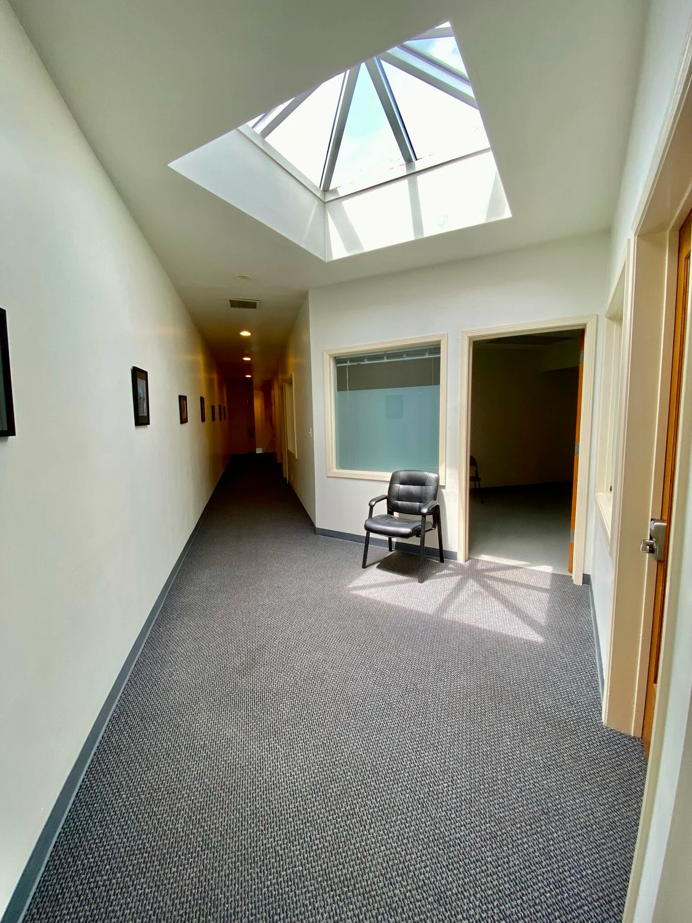 Photo 1 of 657-659 Oak Grove Ave, Menlo Park, CA 94025