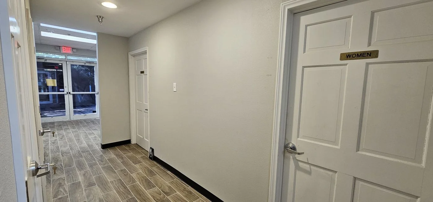 Photo 2 of 3445 Highland Rd, Dallas, TX 75228