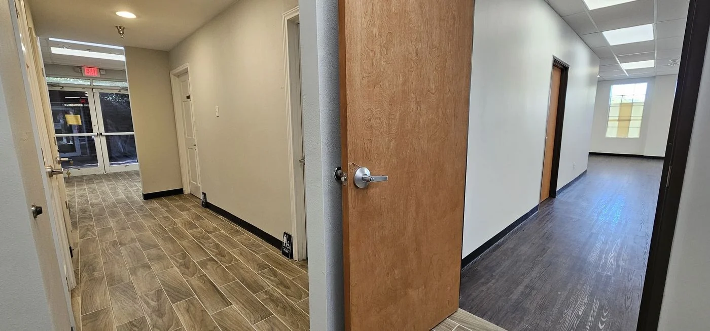 Photo 3 of 3445 Highland Rd, Dallas, TX 75228