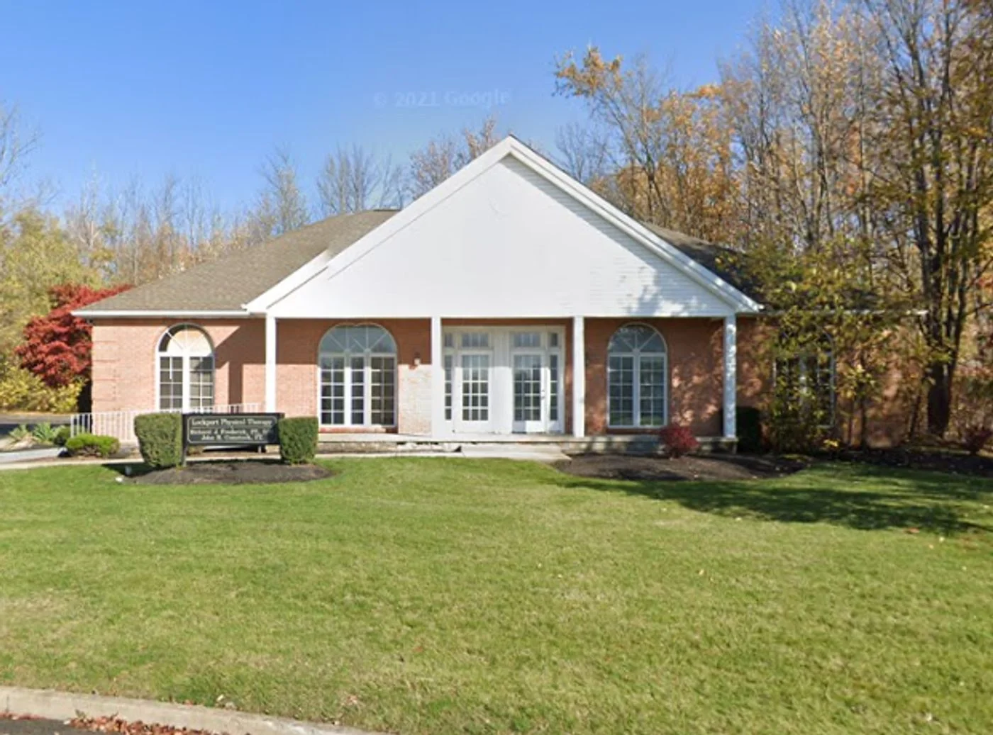 Photo 1 of 42 Professional Pkwy, Lockport, NY 14094