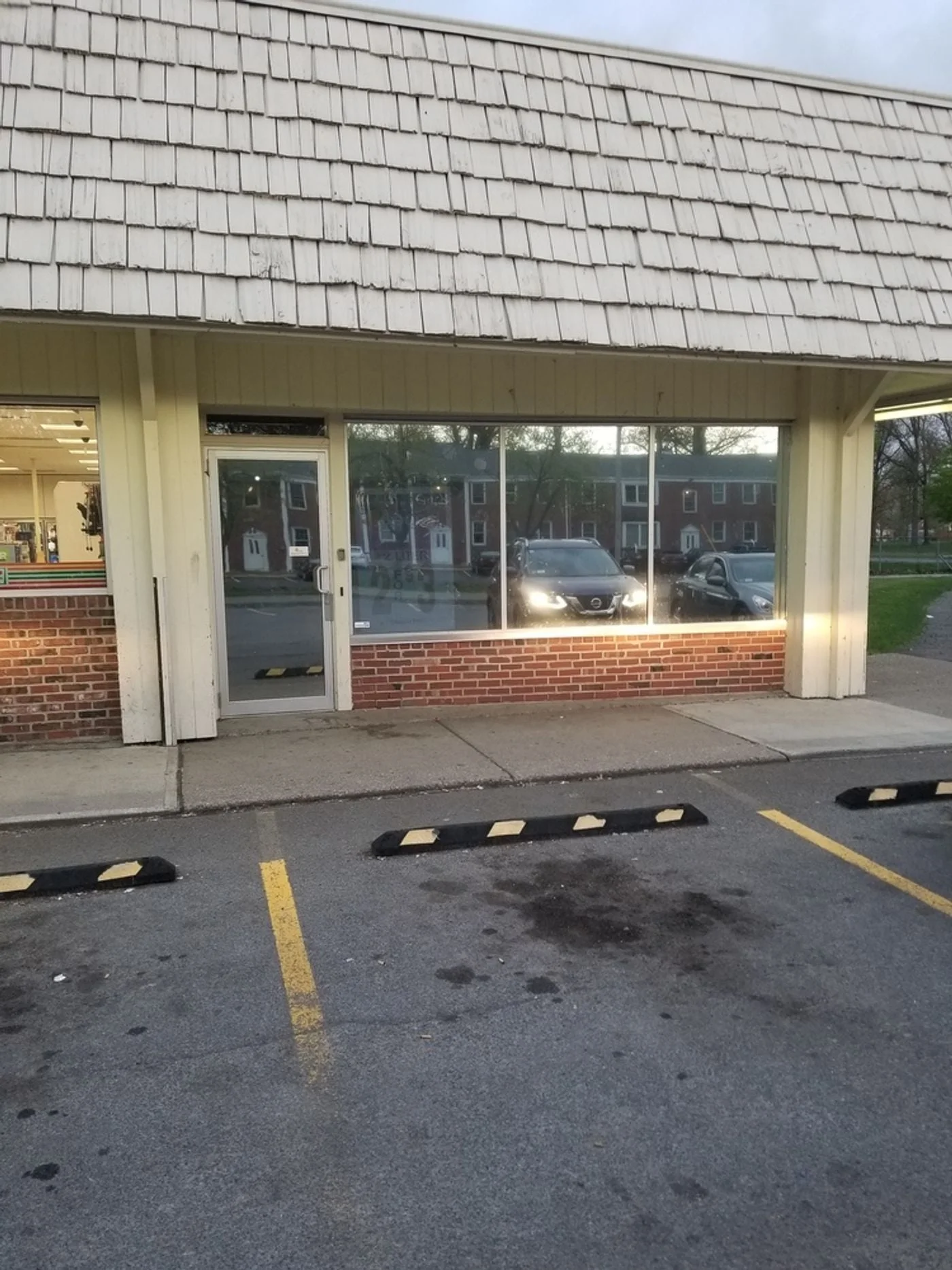 Photo 2 of 43 Lincoln Park Dr, Tonawanda, NY 14223