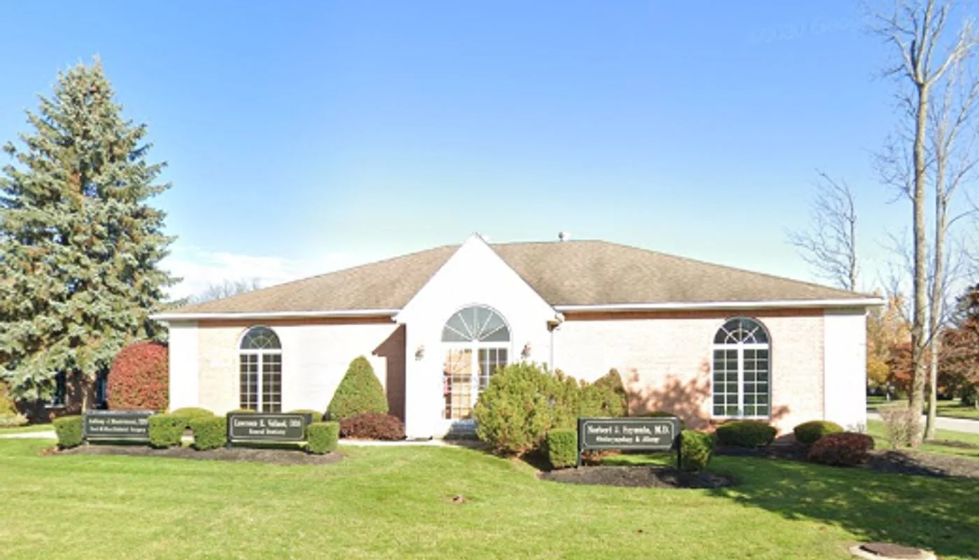 Photo 1 of 115 Professional Pkwy, Lockport, NY 14094