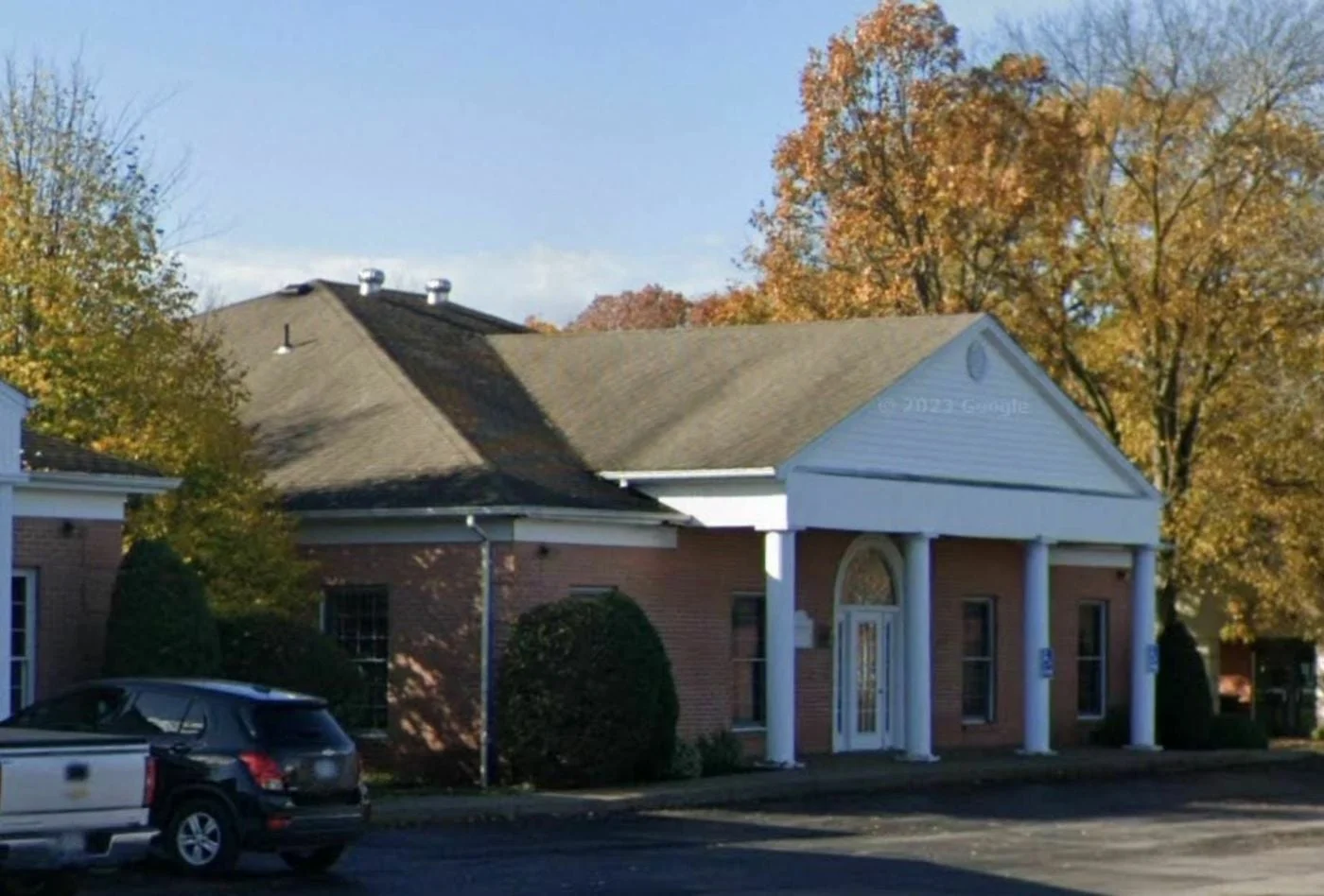 Photo 2 of 16 Davison Ct, Lockport, NY 14094