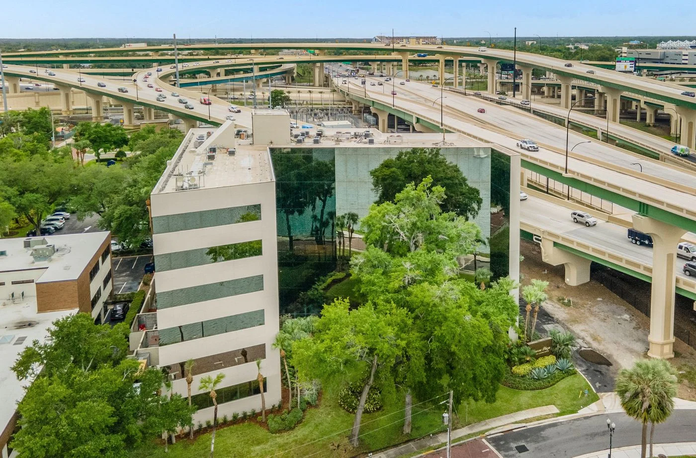 Photo 1 of 100 W Lucerne Cir, Orlando, FL 32801