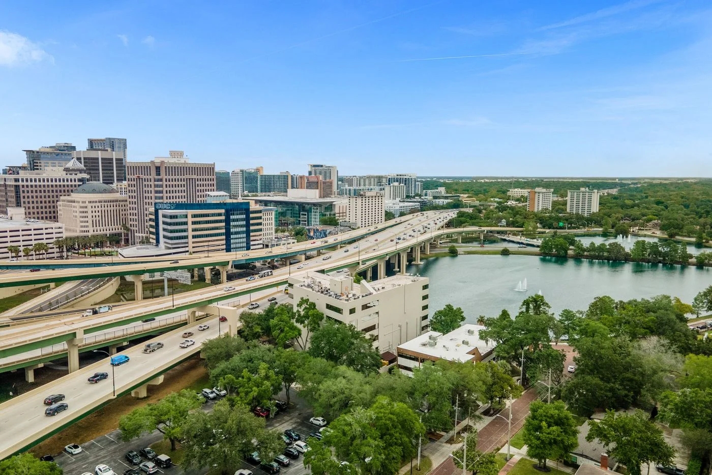 Photo 2 of 100 W Lucerne Cir, Orlando, FL 32801