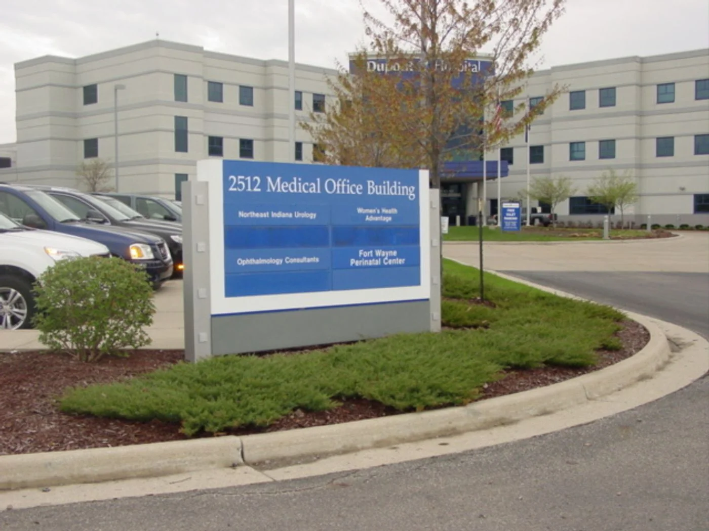 Photo 3 of 2512 E DuPont Rd, Fort Wayne, IN 46825