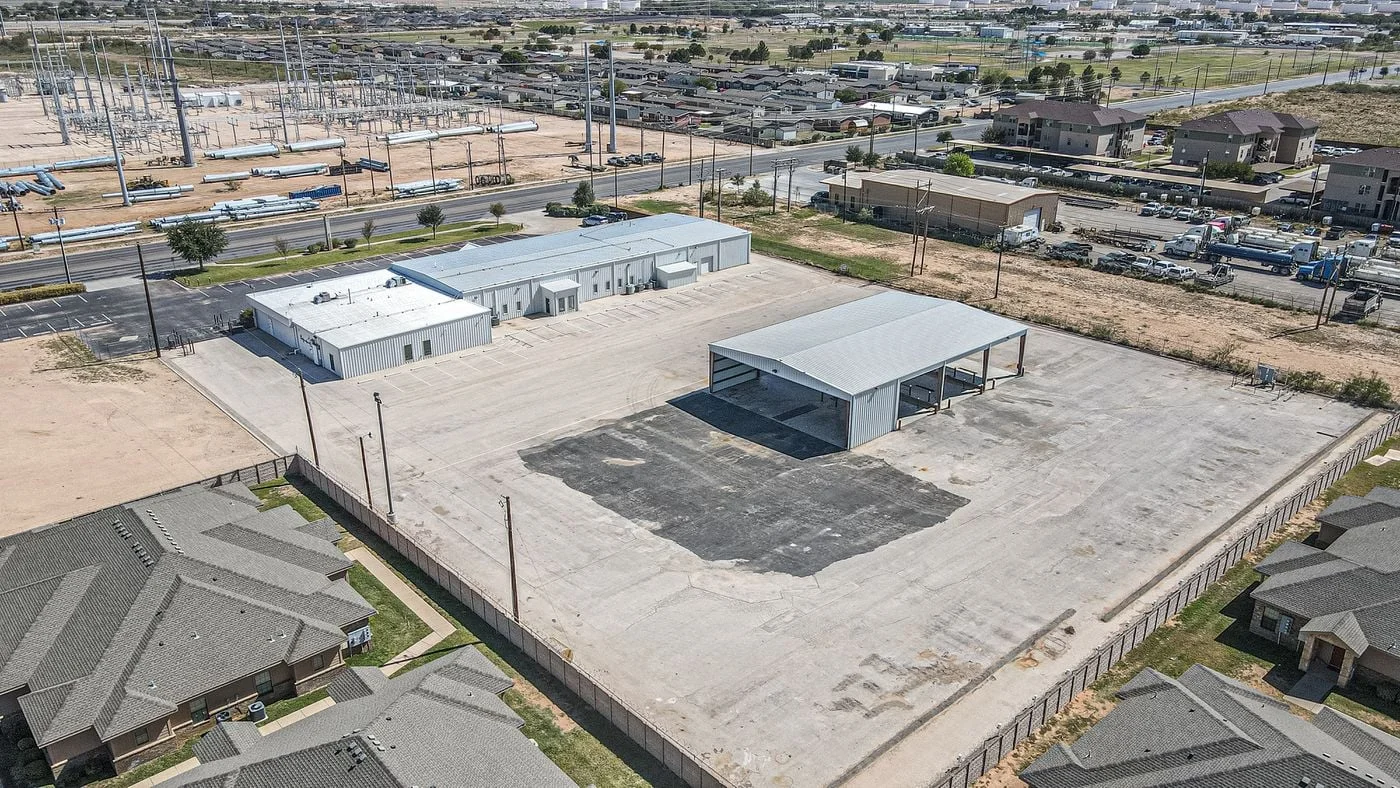 Photo 2 of 1501 N Fairgrounds Rd, Midland, TX 79706