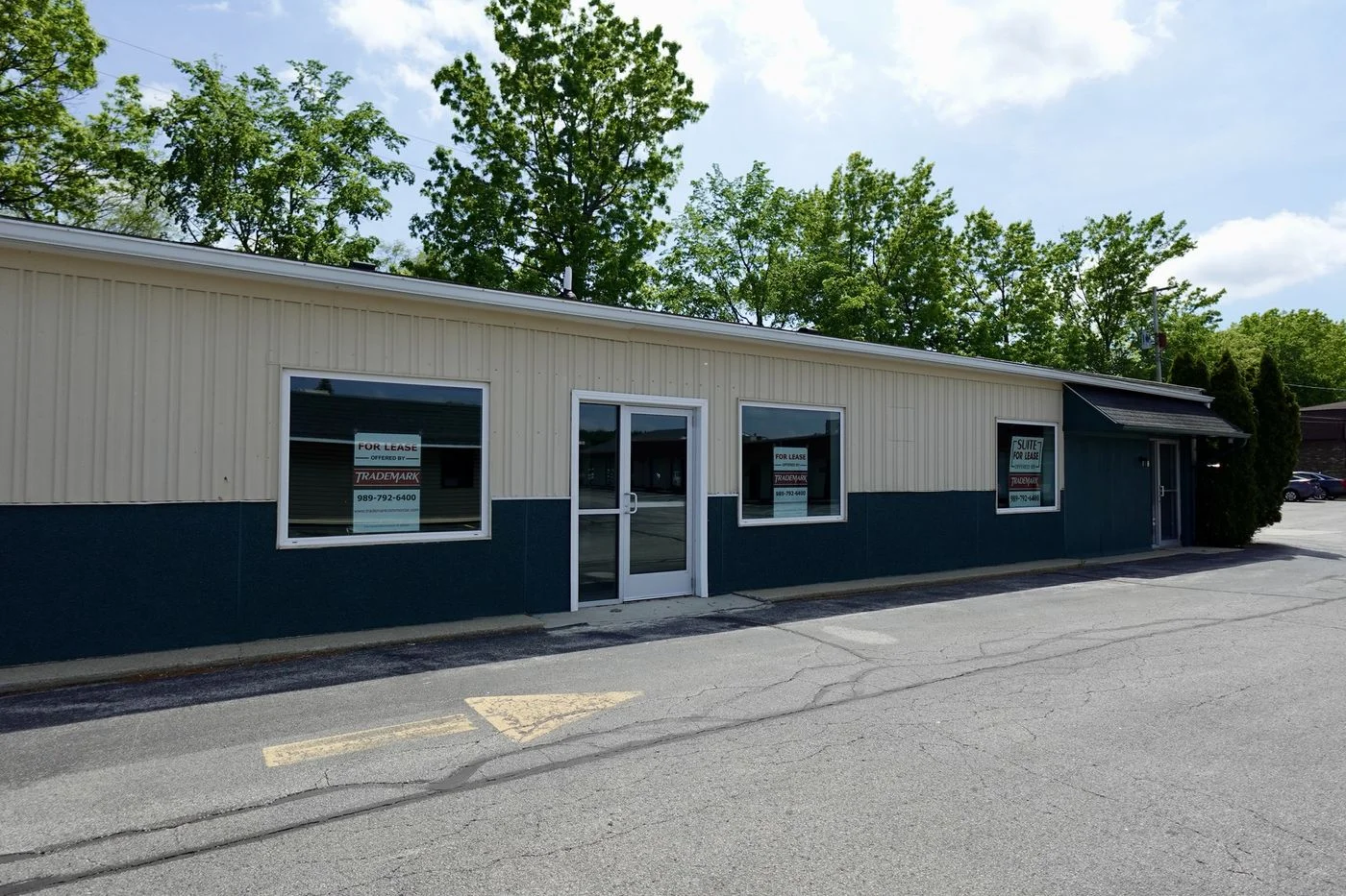 Photo 2 of 3157 Christy Way S, Saginaw, MI 48603