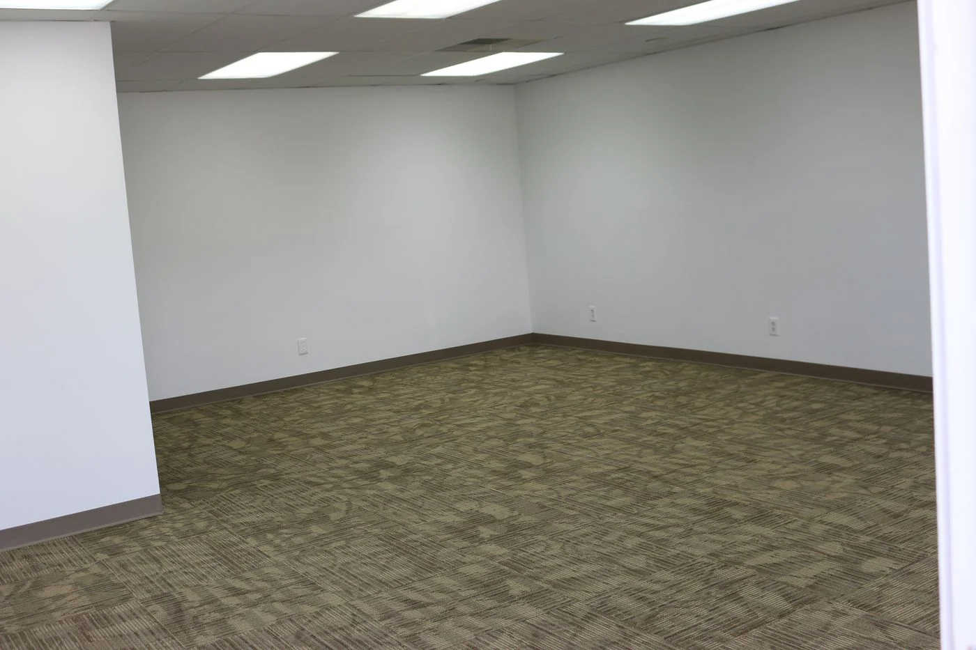 Photo 3 of 3175 Christy Way S, Saginaw, MI 48603