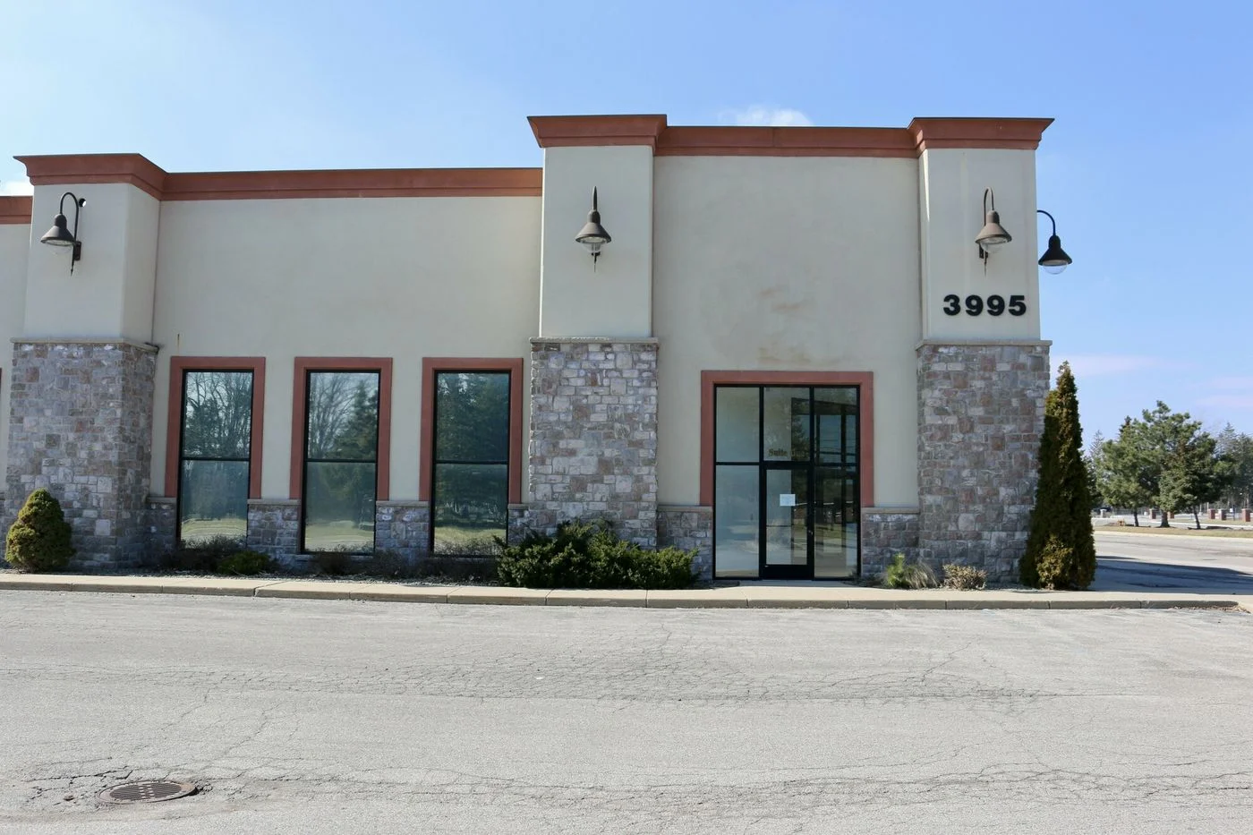 Photo 2 of 3995 Fashion Square Blvd, Saginaw, MI 48603