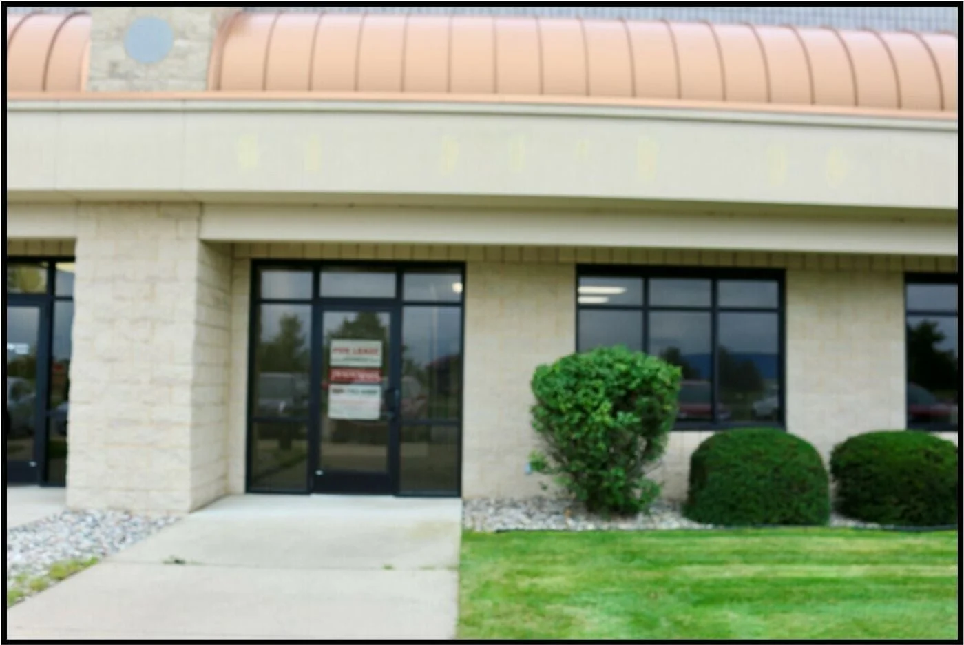 Photo 2 of 1484 Straits Dr, Bay City, MI 48706