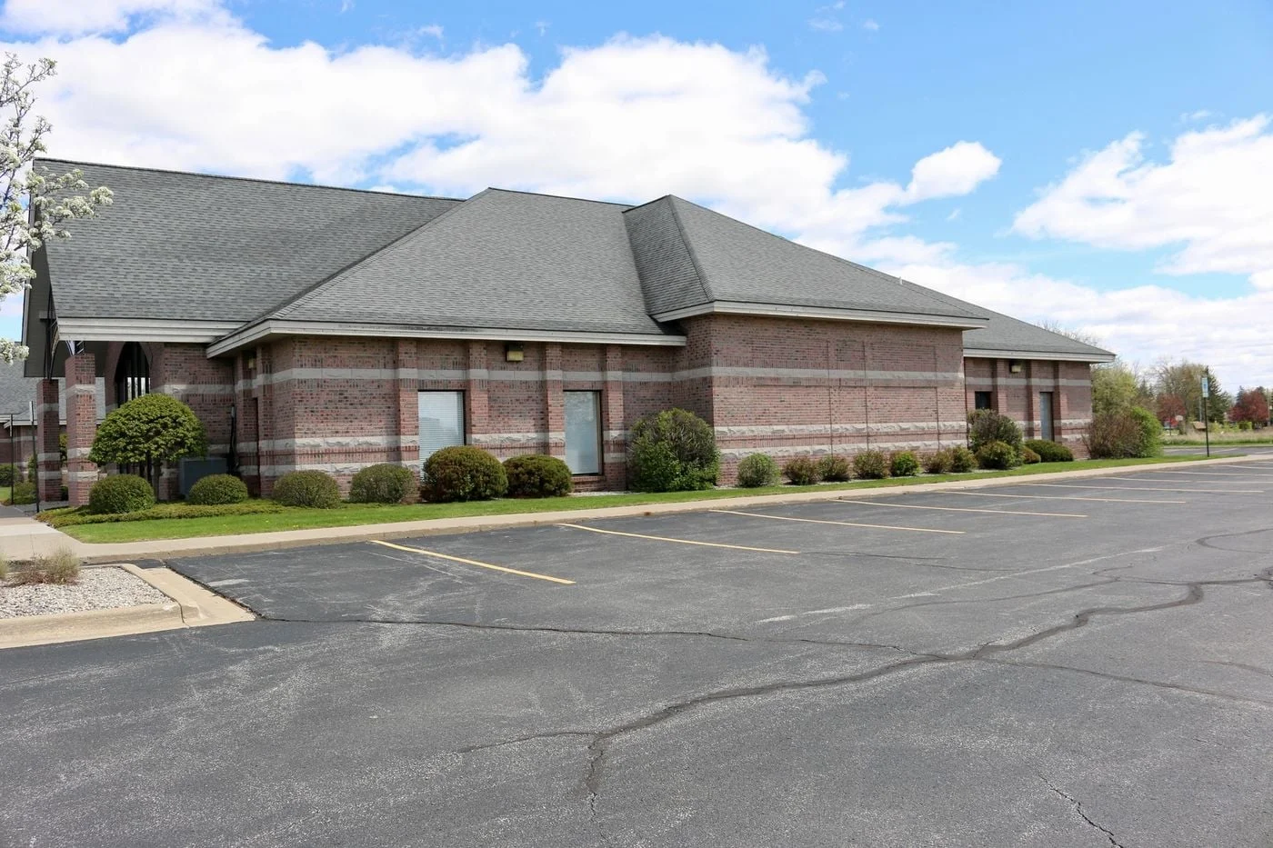 Photo 2 of 4177 Fashion Square Blvd, Saginaw, MI 48603