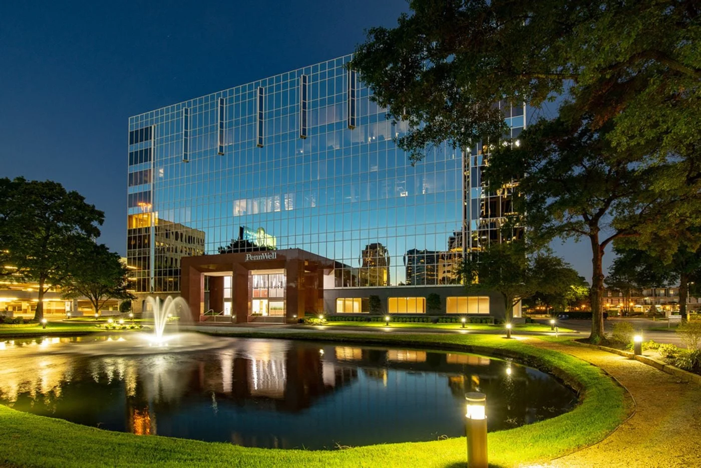 Photo 3 of 1455 West Loop S, Houston, TX 77027