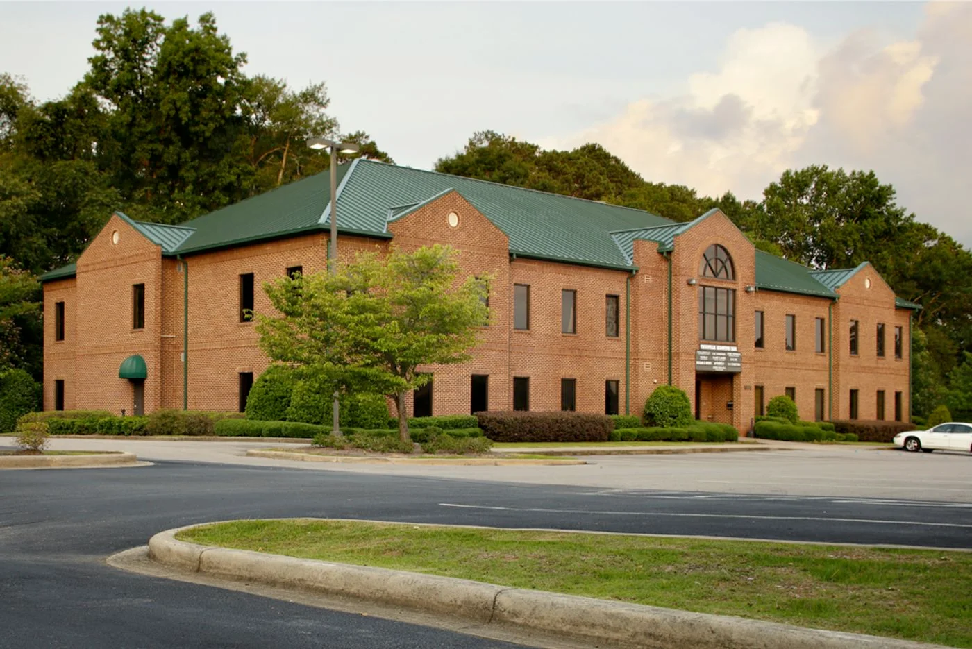 Photo 1 of 1976 Gadsden Hwy, Birmingham, AL 35235