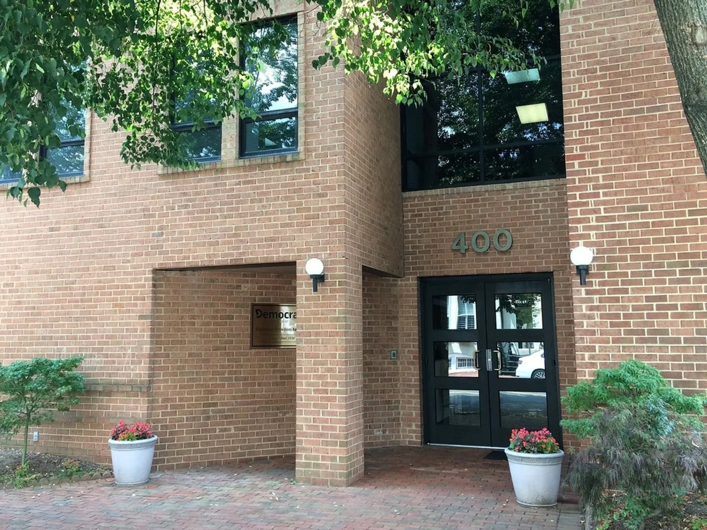 Photo-1 of 400 N Columbus St, Alexandria, VA 22314