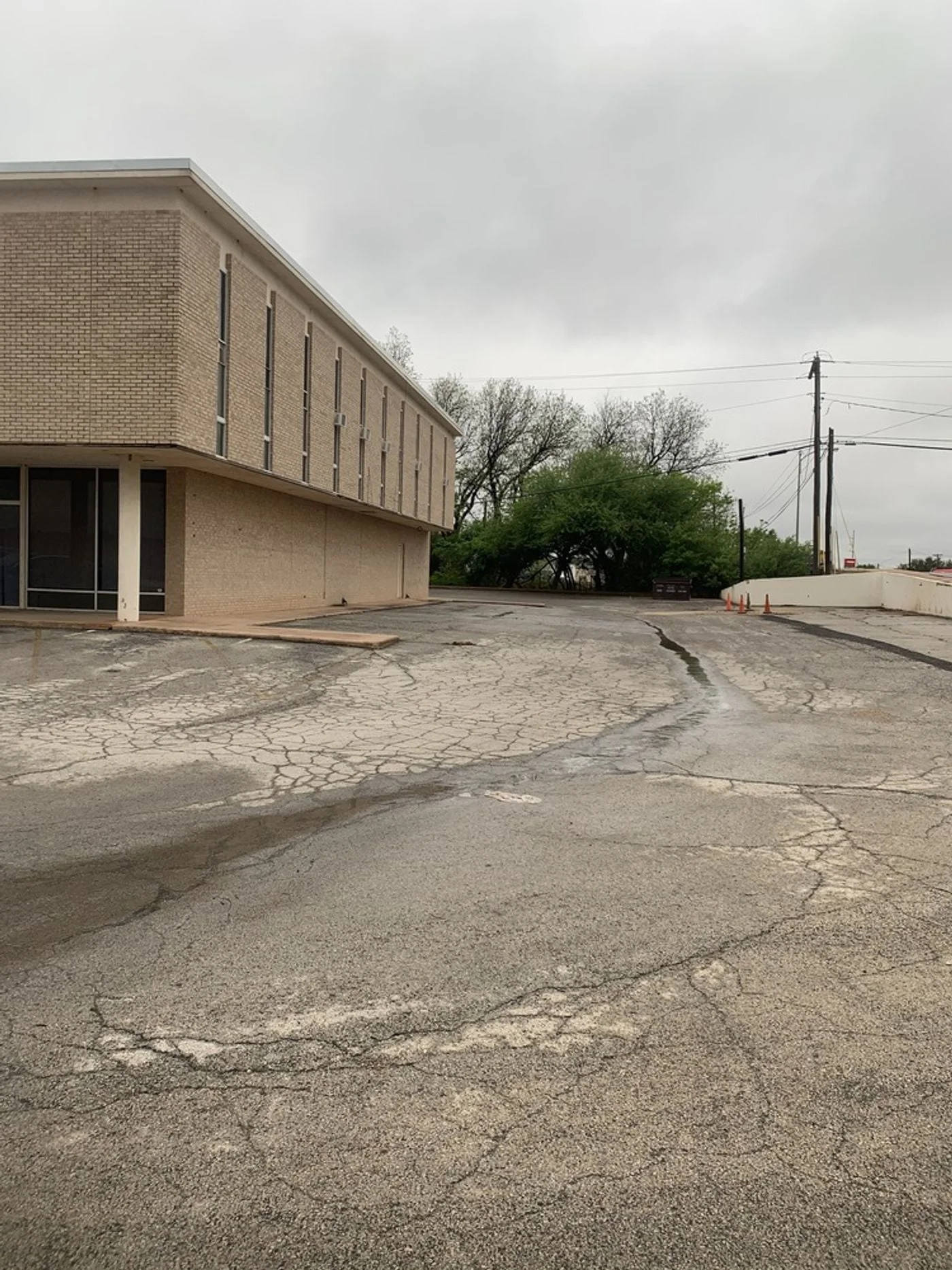 Photo 2 of 598 Westwood Dr, Abilene, TX 79603