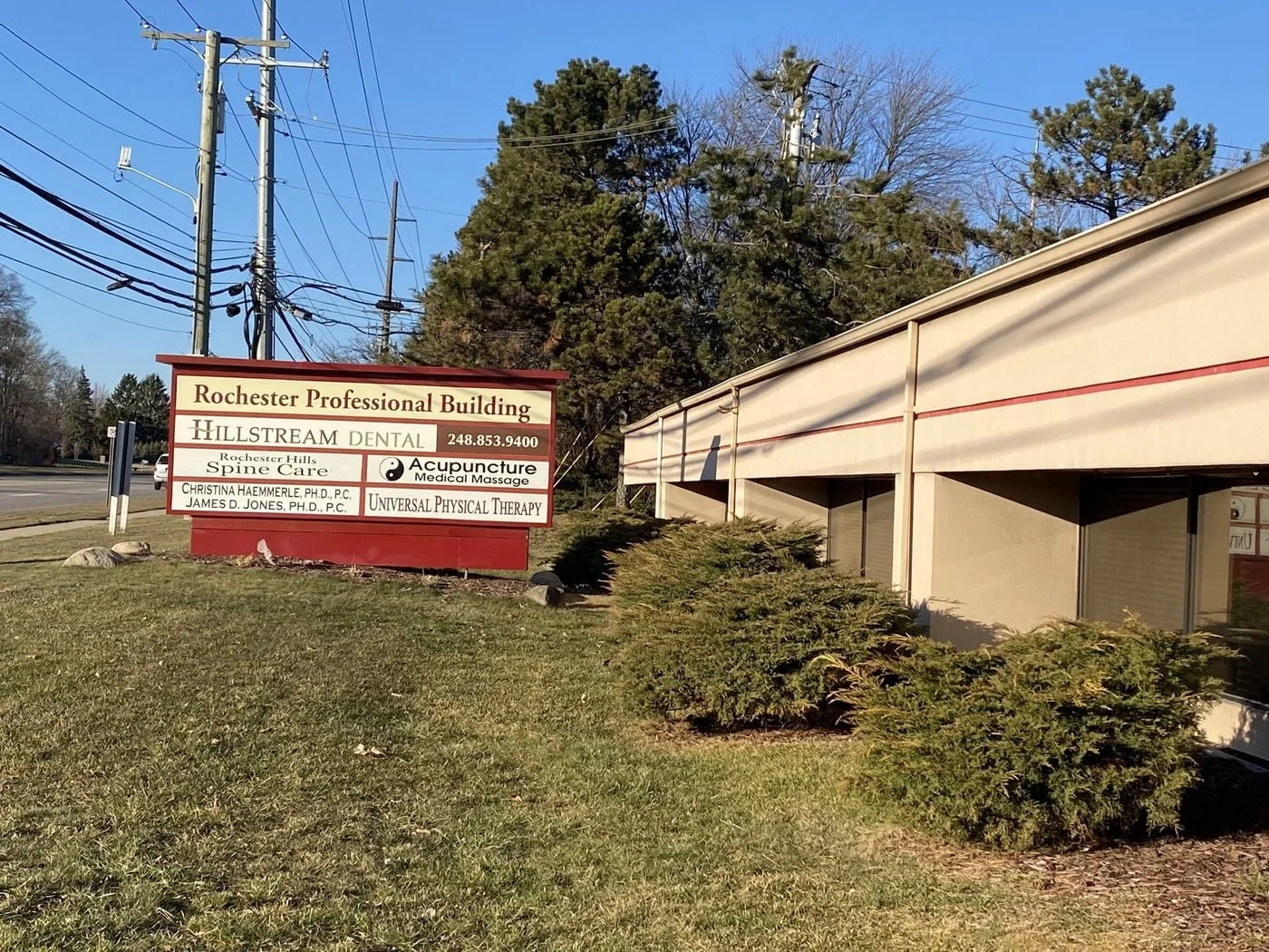 Photo 2 of 2565 S Rochester Rd, Rochester Hills, MI 48307