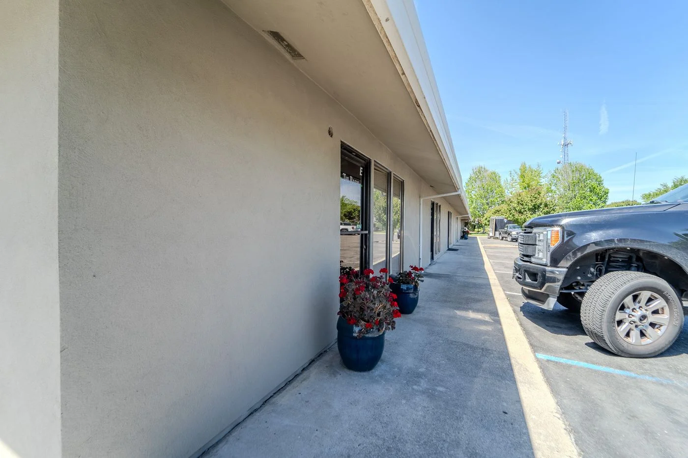 Photo 2 of 1548 Poole Blvd, Yuba City, CA 95993