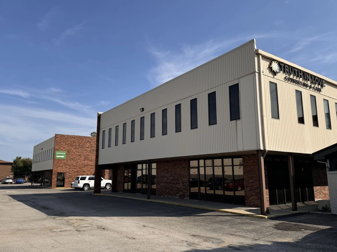 Photo 2 of 808 S Eldorado Rd, Bloomington, IL 61704