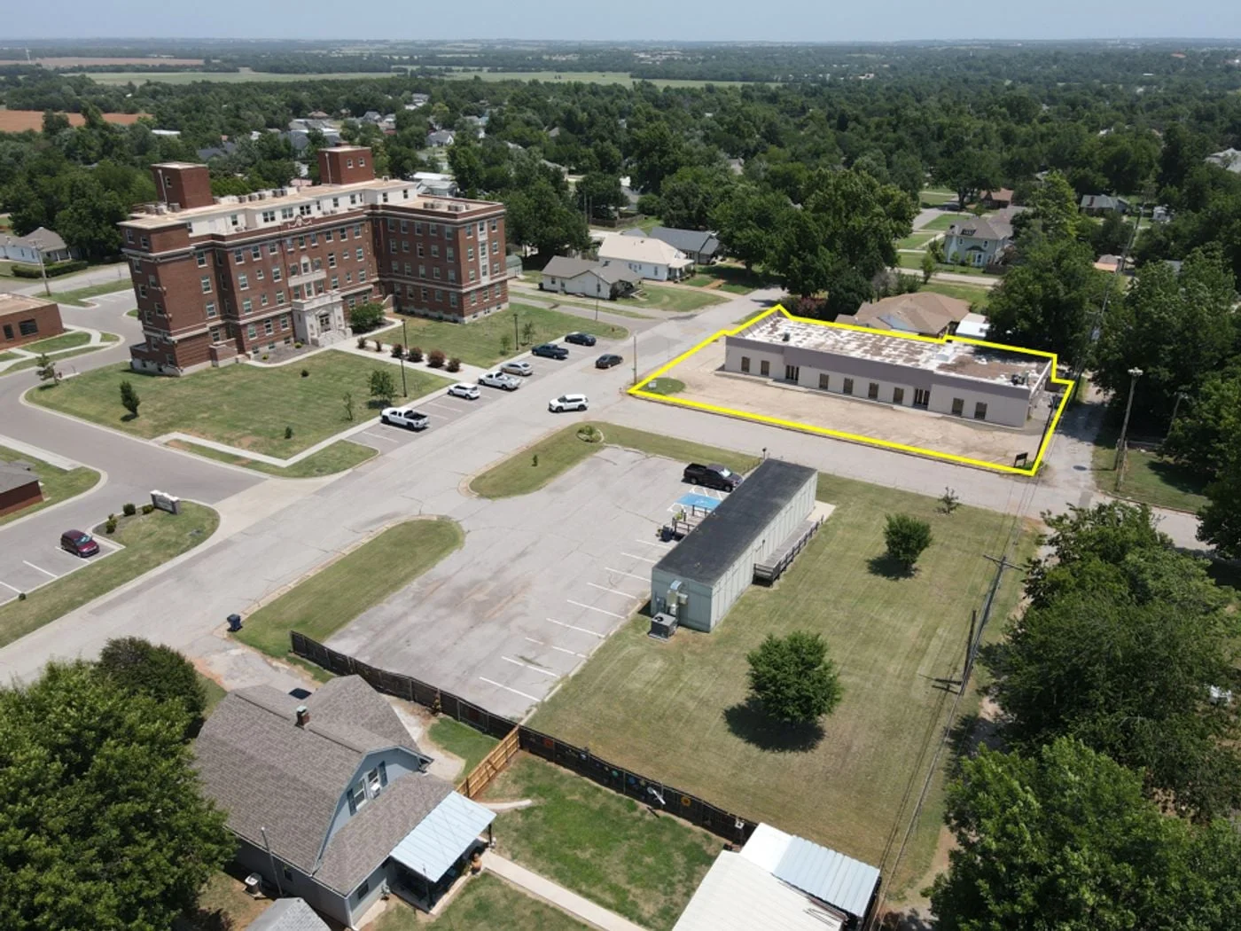 Photo 2 of 324 N 19th St, Guthrie, OK 73044