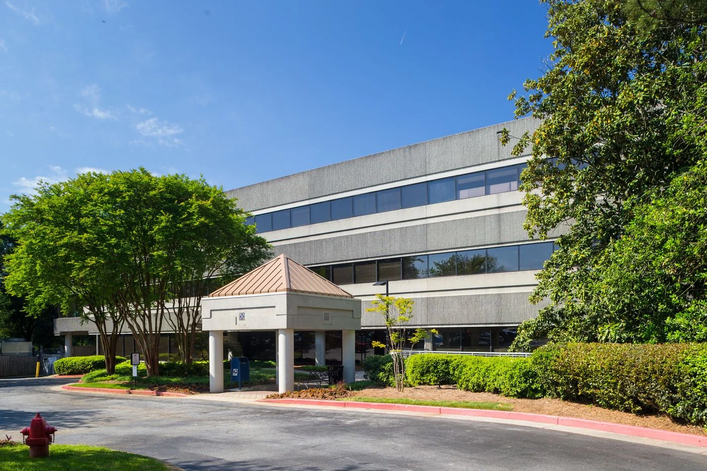 Photo 1 of 1190 W Druid Hills Dr NE, Brookhaven, GA 30329