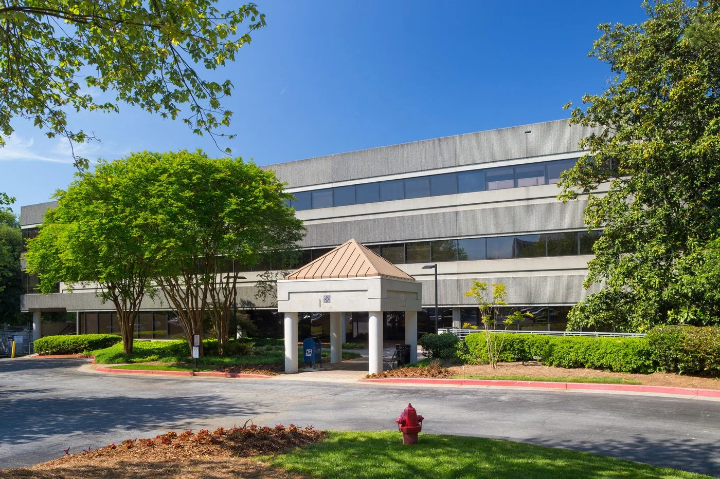 Photo 2 of 1190 W Druid Hills Dr NE, Brookhaven, GA 30329