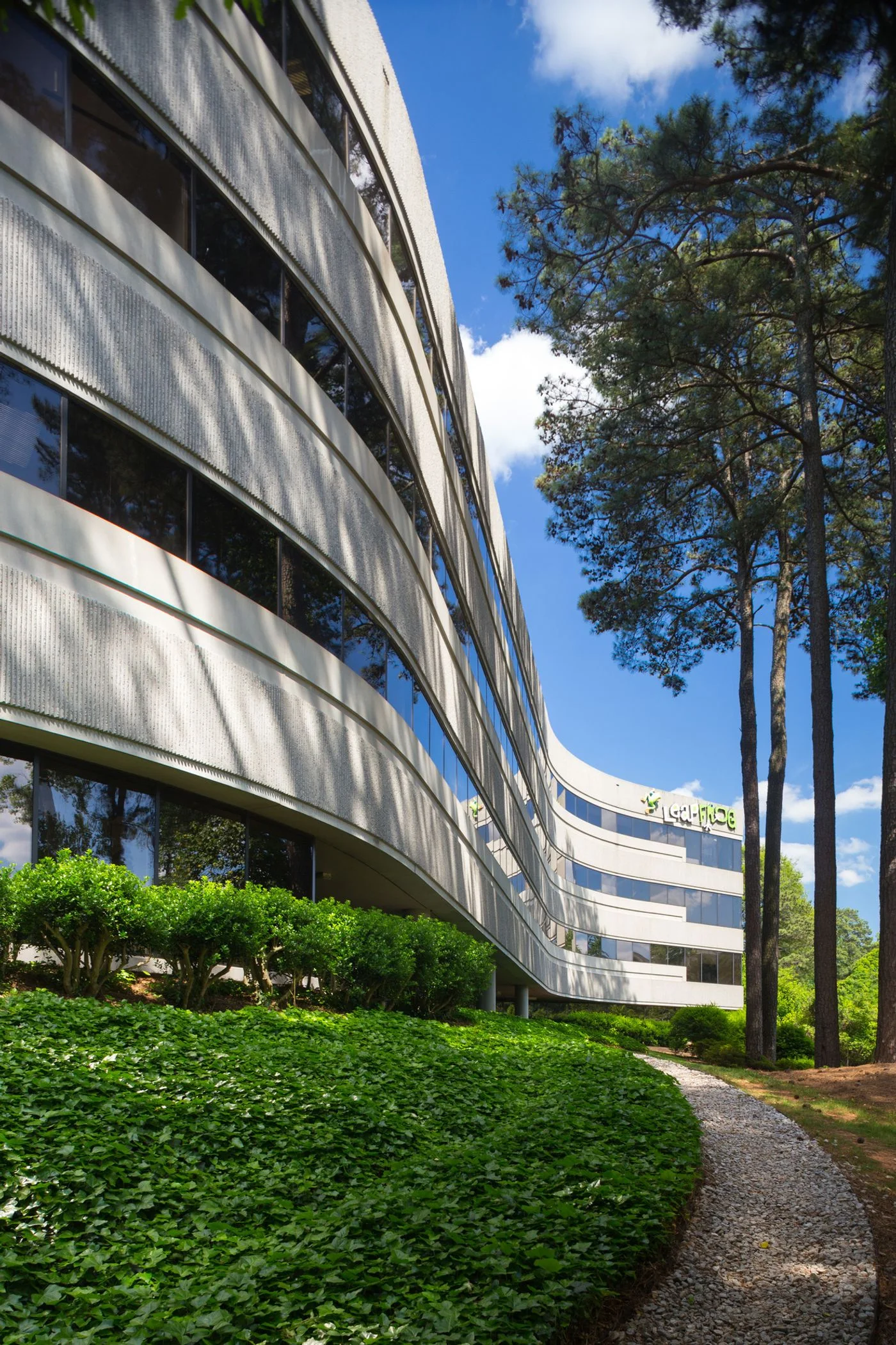 Photo 3 of 1190 W Druid Hills Dr NE, Brookhaven, GA 30329