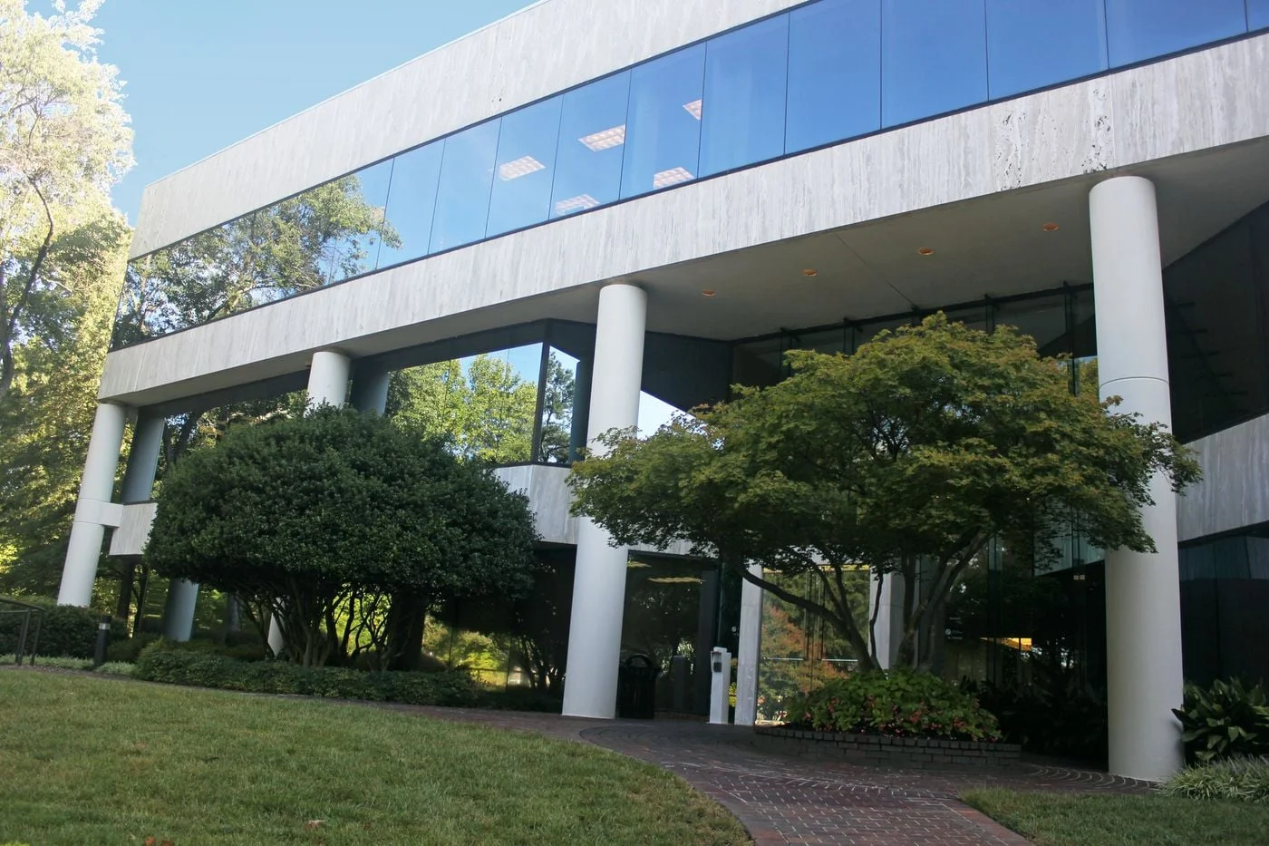 Photo 3 of 5871 Glenridge Dr, Atlanta, GA 30328